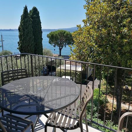 New Marina Apartments Torri Del Benaco Extérieur photo