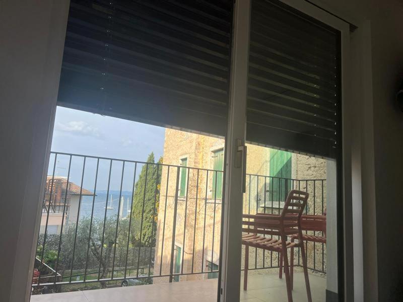 New Marina Apartments Torri Del Benaco Extérieur photo