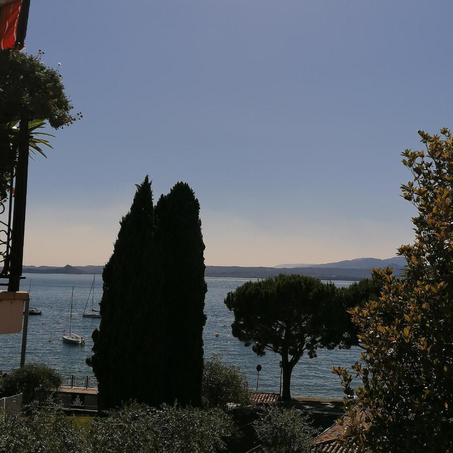 New Marina Apartments Torri Del Benaco Extérieur photo