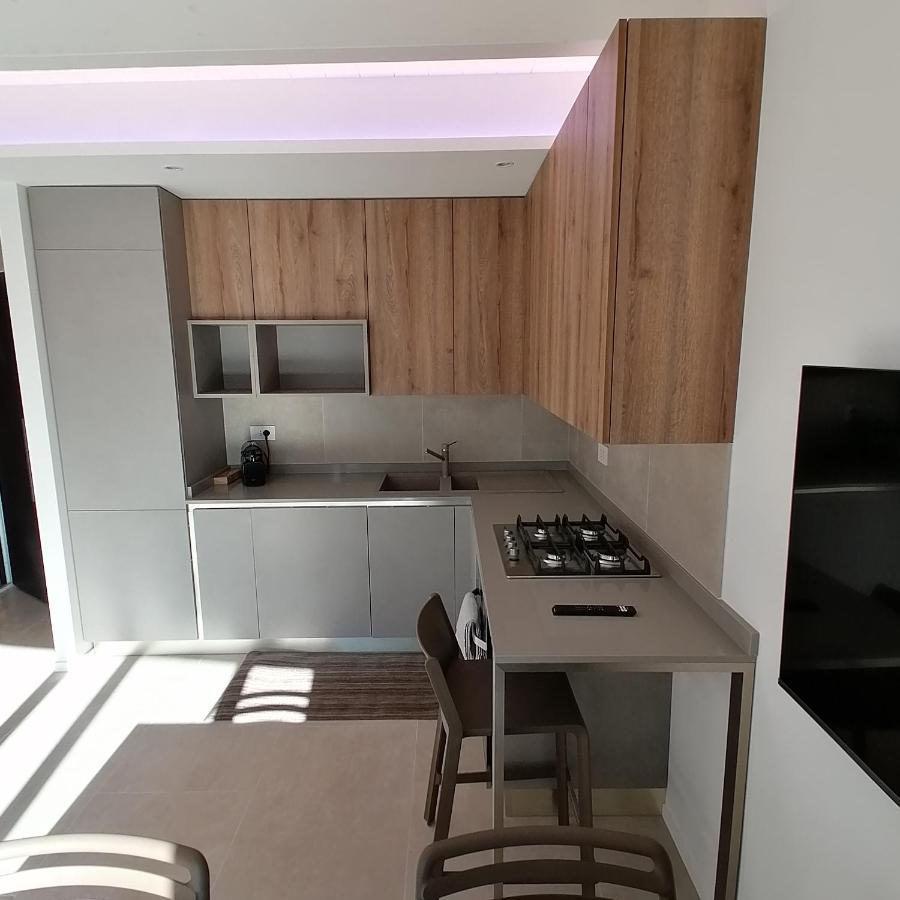 New Marina Apartments Torri Del Benaco Extérieur photo