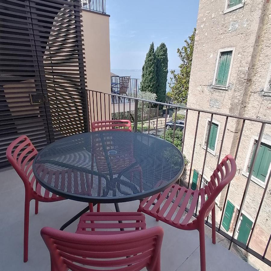 New Marina Apartments Torri Del Benaco Extérieur photo
